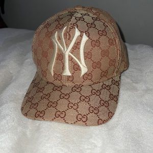 Gucci NY hat